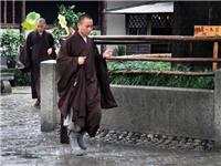 界诠法师：刚出家年轻僧人面临的最大困难是什么