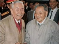 1949年开国大典，这位在天安门城楼观礼席上最年轻的潮籍侨领，受毛主席亲切接见！