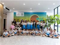 坐直升机、看舞狮舞龙、学潮绣、过生日······小营员们第六天的行程精彩不断！