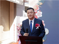从中国走出的东南亚珠宝大亨李嘉淳丨14岁出海当洗车工，18岁创业打造珠宝王国