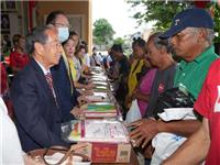 泰国潮州会馆暨各县同乡会九属会馆启建盂兰胜会赈济2500份食物用品予贫民
